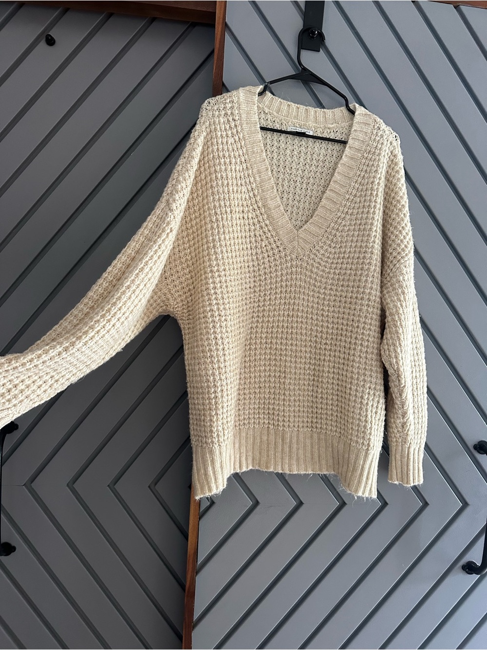 American Eagle Outfitters Cream V-Neck Waffle Knit Sweater